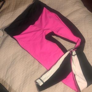 2/35 Lululemon Pink and Black Tights rare